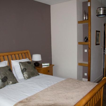 Pont Vieux Chambres D'Hotes Конфоланс Екстериор снимка