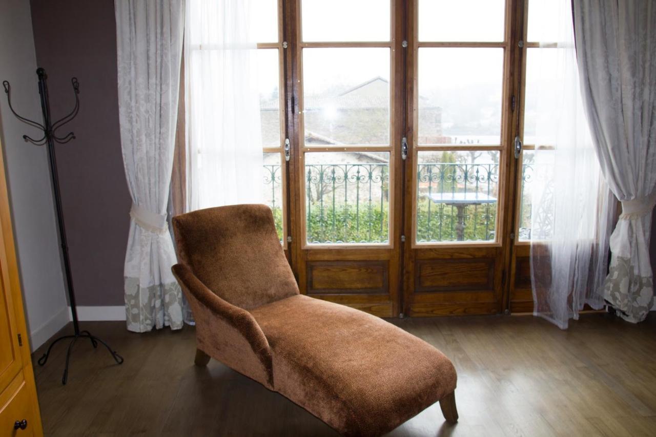 Pont Vieux Chambres D'Hotes Конфоланс Екстериор снимка