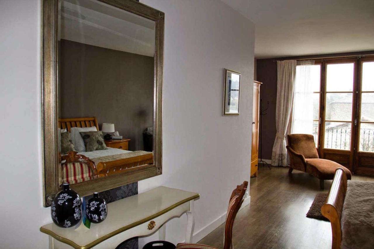 Pont Vieux Chambres D'Hotes Конфоланс Екстериор снимка